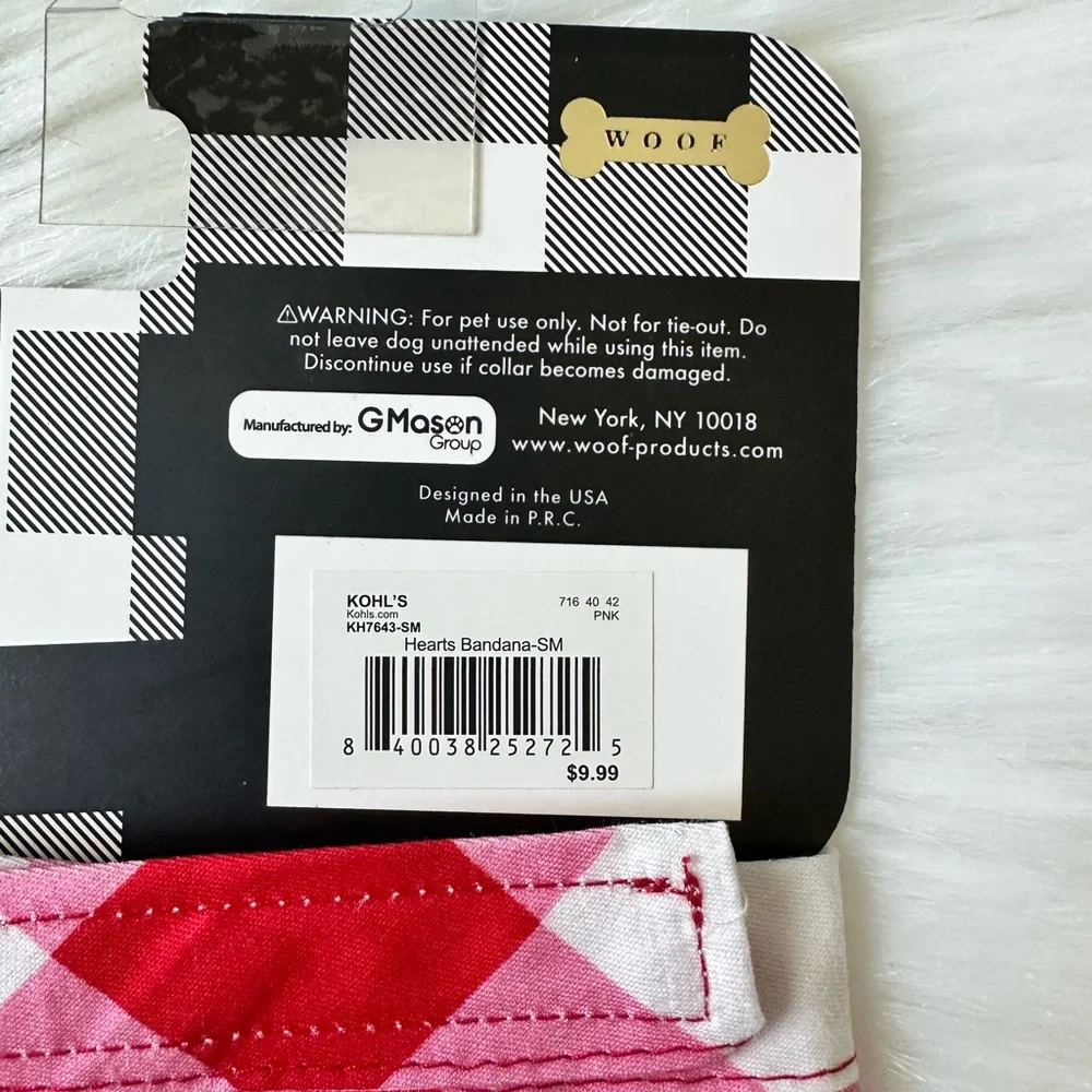 NWT Heart Patterned Pet Bandana Valentine’s Bandana Size 13”- 15” for small pets